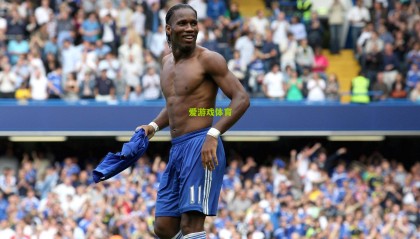 争议判罚改写战局，美队进球遭取消，皮球中柱反弹引规则迷雾