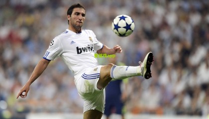 红军蓝军争夺新星！利物浦球探现场考察罗比尼奥之子，切尔西同步跟进