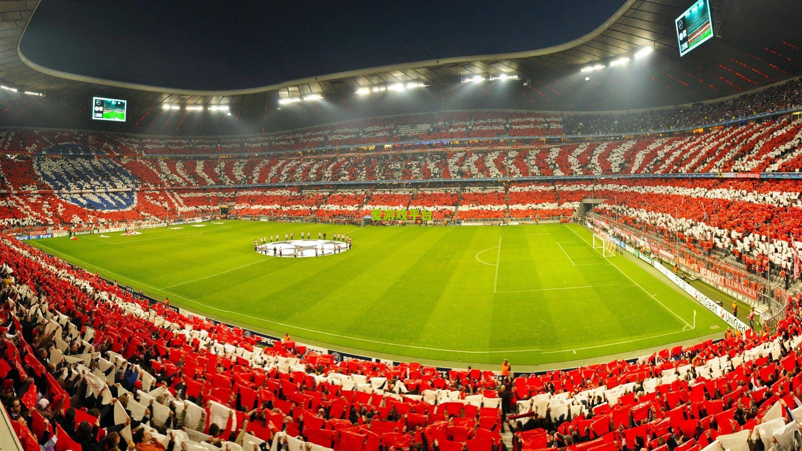 国足调整战术迎关键战 最后一练弃踩场专注定位球演练